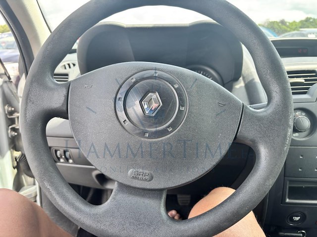Renault megane sedan 1.6i 16v authentique confort,2004 - afbeelding 14 van  36