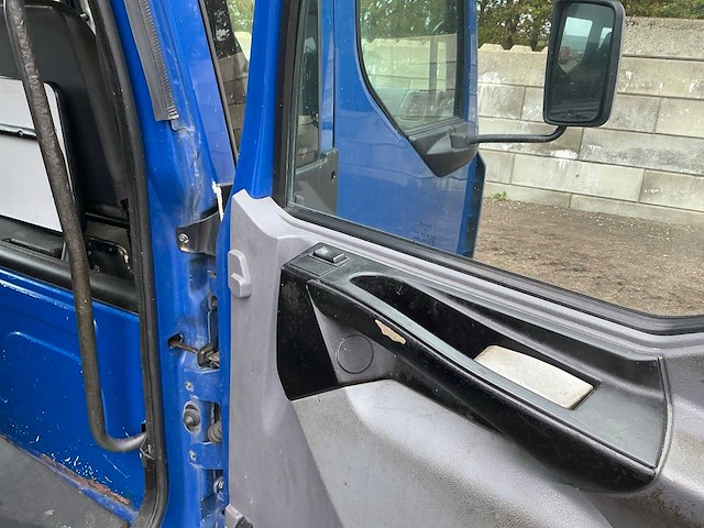 Renault midlum 180 dci vrachtwagen - afbeelding 37 van  74