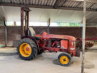 Renault oldtimer tractor - afbeelding 7 van  12