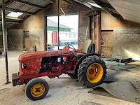 Renault oldtimer tractor - afbeelding 8 van  12