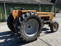 Renault oldtimer tractor - afbeelding 3 van  6
