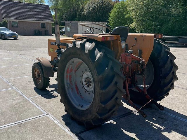 Renault oldtimer tractor - afbeelding 5 van  6