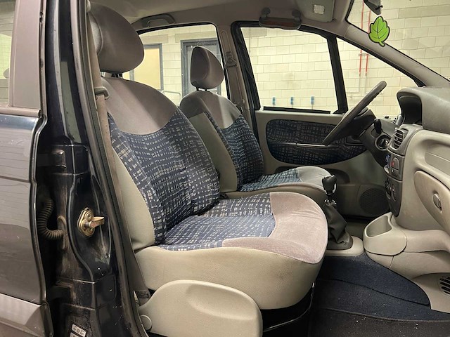 Renault scénic 1.4-16v air 95pk 2001 (origineel-nl), 42-hh-gz - afbeelding 5 van  9