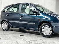 Renault scénic 1.4-16v air 95pk 2001 (origineel-nl), 42-hh-gz - afbeelding 9 van  9