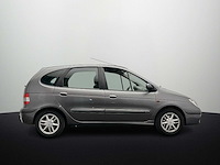 Renault scénic 1.6-16v dynamique 2002 | 20-rz-zf - afbeelding 2 van  12