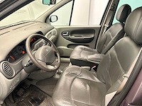 Renault scénic 1.6-16v dynamique 2002 | 20-rz-zf - afbeelding 4 van  12