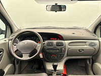 Renault scénic 1.6-16v dynamique 2002 | 20-rz-zf - afbeelding 6 van  12