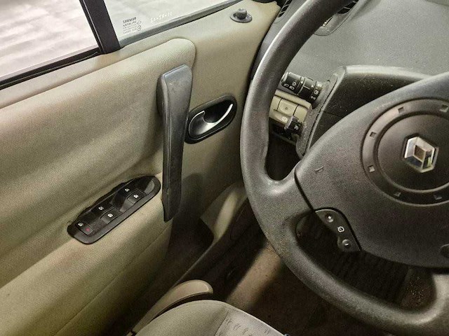 Renault scénic 1.6-16v expression comfort 2005 | 31-rz-xz - afbeelding 6 van  22