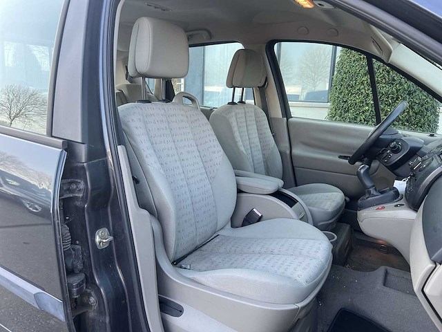 Renault scénic 1.6-16v expression comfort 2005 | 31-rz-xz - afbeelding 3 van  22