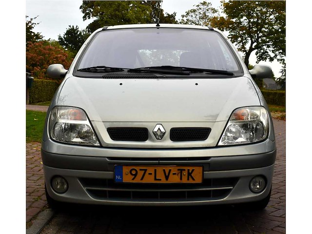 Renault scénic 1.8-16v air 2003 - afbeelding 11 van  18