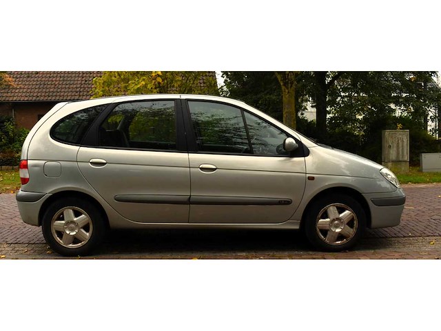 Renault scénic 1.8-16v air 2003 - afbeelding 18 van  19