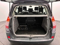 Renault scénic 2.0-16v authentique comfort 2004 | 10-pr-fs - afbeelding 21 van  49