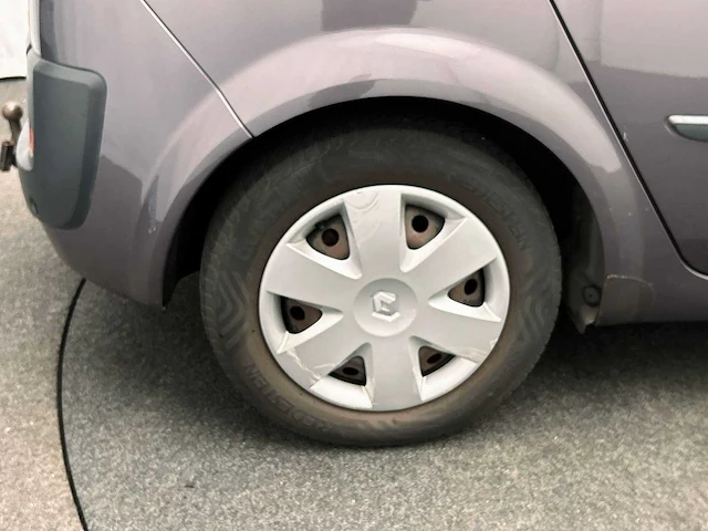 Renault scénic 2.0-16v authentique comfort 2004 | 10-pr-fs - afbeelding 28 van  46