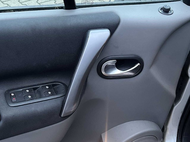 Renault scénic 2.0-16v dynamique 2007 | 21-xj-tj - afbeelding 4 van  28