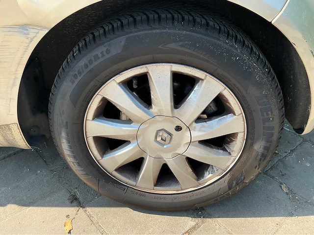 Renault scénic 2.0-16v tech line 86-ts-xs - afbeelding 7 van  23