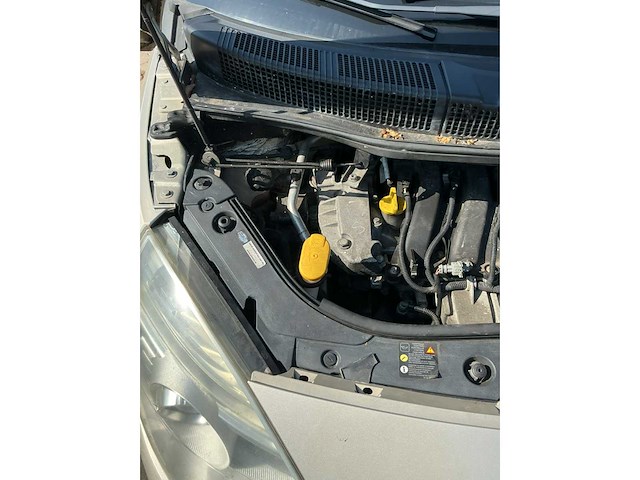 Renault scénic 2.0-16v tech line 86-ts-xs - afbeelding 14 van  23