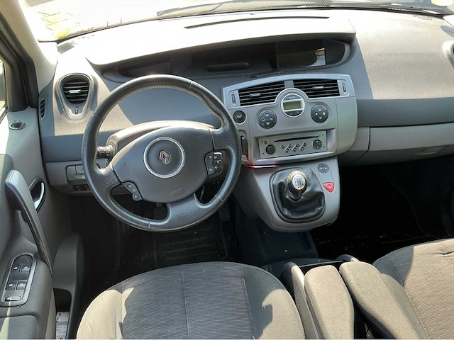 Renault scénic 2.0-16v tech line 86-ts-xs - afbeelding 21 van  23