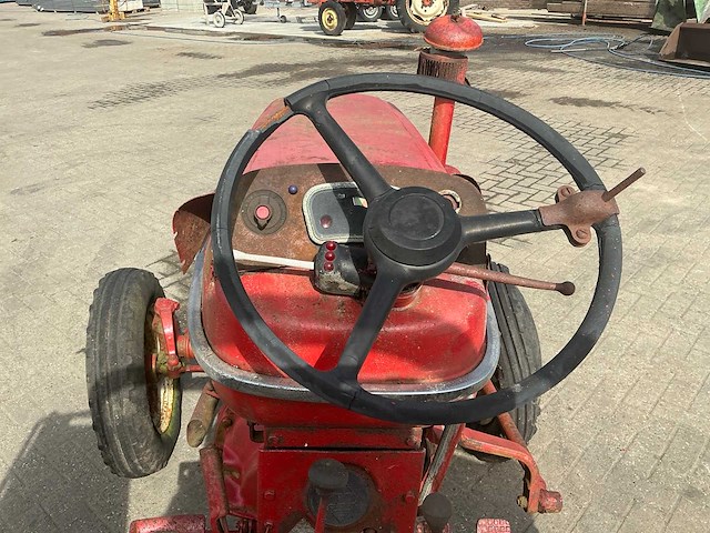 Renault super 2d oldtimer tractor - afbeelding 9 van  17