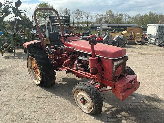Renault super 2d oldtimer tractor - afbeelding 11 van  17