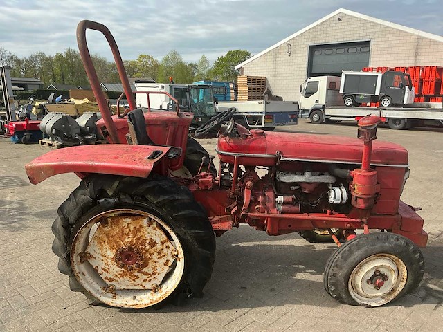 Renault super 2d oldtimer tractor - afbeelding 12 van  17