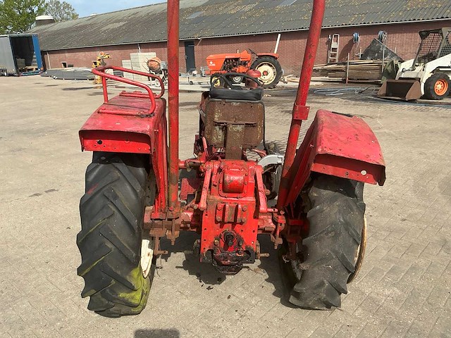 Renault super 2d oldtimer tractor - afbeelding 14 van  17