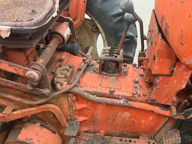 Renault super 53/88 oldtimer tractor - afbeelding 8 van  18