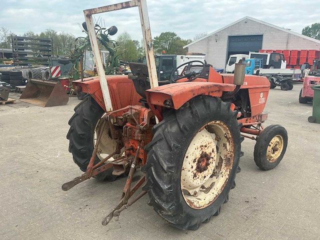 Renault super 53/88 oldtimer tractor - afbeelding 14 van  18