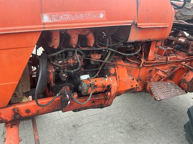 Renault super 53/88 oldtimer tractor - afbeelding 18 van  18