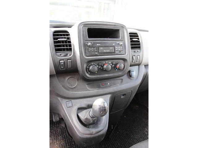 Renault traffic type l variant 4fl0 diesel euro 5 met kenteken vp-843-n. datum eerste toelating 26 juni 2015. - afbeelding 11 van  11