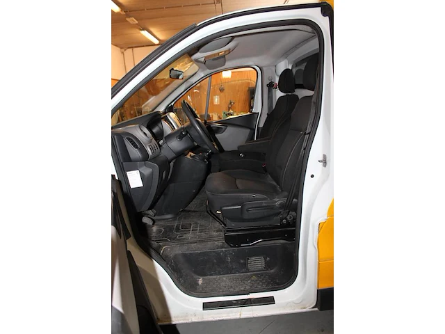 Renault traffic type l variant far9m diesel euro 6 met kenteken v-304-hj . datum eerste toelating 21 juli 2017 - afbeelding 4 van  9