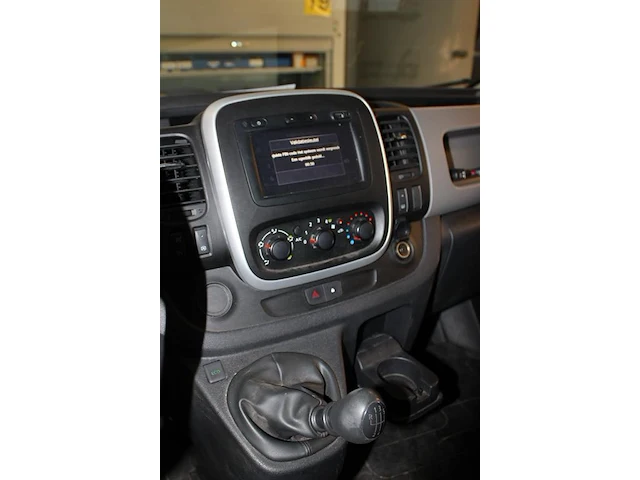 Renault traffic type l variant far9m diesel euro 6 met kenteken v-304-hj . datum eerste toelating 21 juli 2017 - afbeelding 6 van  9