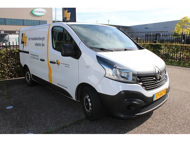 Renault traffic type l variant far9m diesel euro 6 met kenteken v-928-nx. datum eerste toelating 30 april 2018 - afbeelding 1 van  9