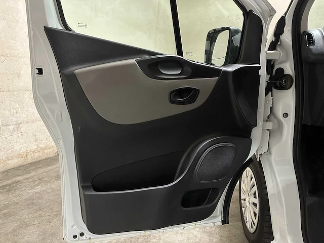 Renault trafic 1.6 dci t29l1h1 comfort energy 95pk 2019 (origineel-nl) 3-persoons, vdh-44-f - afbeelding 16 van  44