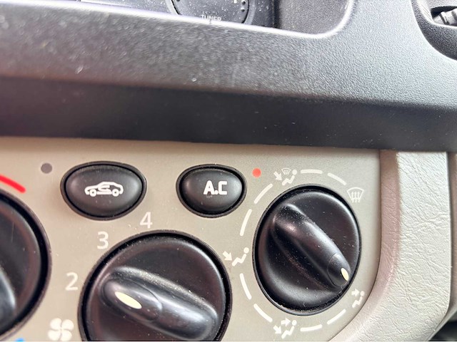Renault trafic 1.9 dci airco l1h1 bedrijfswagen - afbeelding 2 van  12