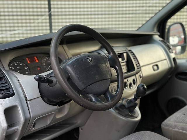 Renault trafic 2.0 dci t27 l1h1 générique 114pk 2010, 4-vgg-31 - afbeelding 2 van  29