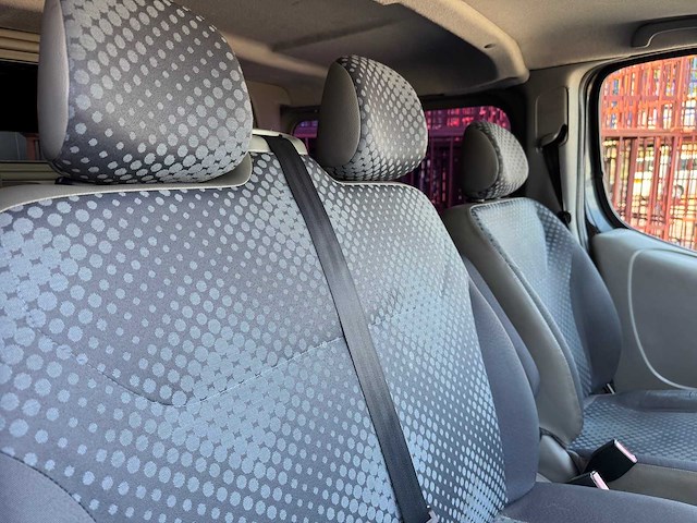 Renault trafic 2.0 dci t29 l2h1 dc automaat 5941 - afbeelding 14 van  15