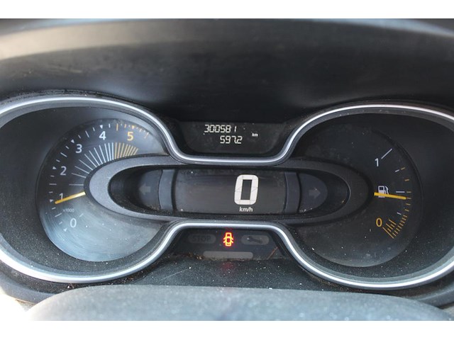 Renault trafic 2fl11e dci 120 met kenteken v-501-sv. datum eerste toelating 08-07-2015. - afbeelding 7 van  21