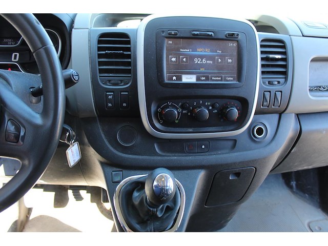 Renault trafic 2fl11e dci 120 met kenteken v-501-sv. datum eerste toelating 08-07-2015. - afbeelding 8 van  21