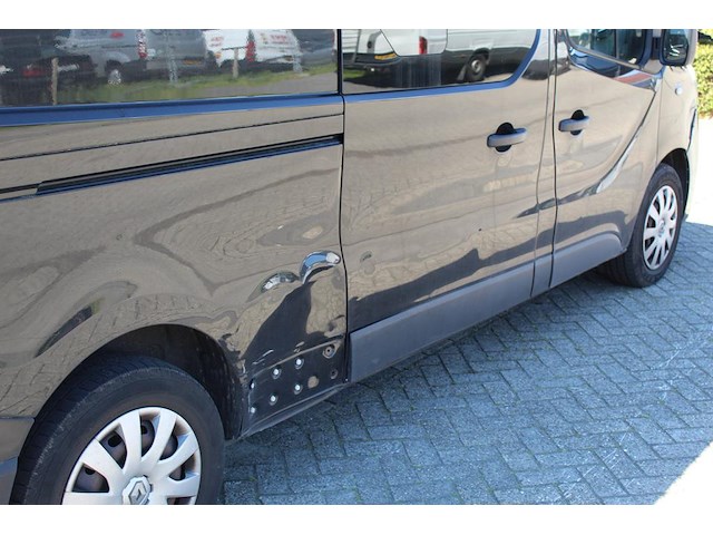 Renault trafic 2fl11e dci 120 met kenteken v-501-sv. datum eerste toelating 08-07-2015. - afbeelding 9 van  21