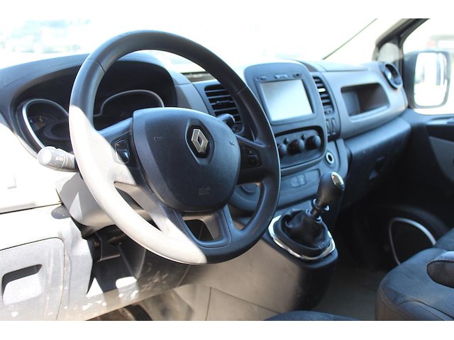 Renault trafic 2fl11e dci 120 met kenteken v-501-sv. datum eerste toelating 08-07-2015. - afbeelding 10 van  21