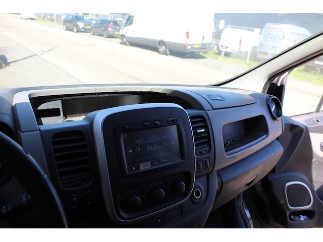 Renault trafic 2fl11e dci 120 met kenteken v-501-sv. datum eerste toelating 08-07-2015. - afbeelding 14 van  21