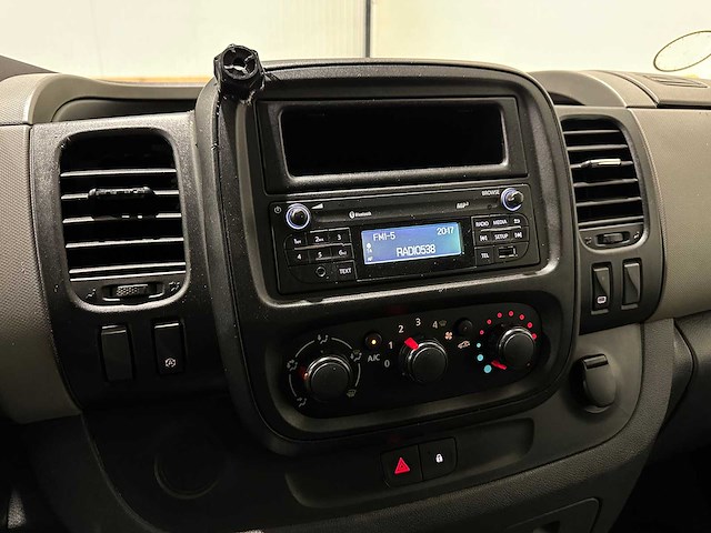 Renault trafic 9 passenger - 1.6 dci grand auth energy jr-533-f - afbeelding 6 van  18