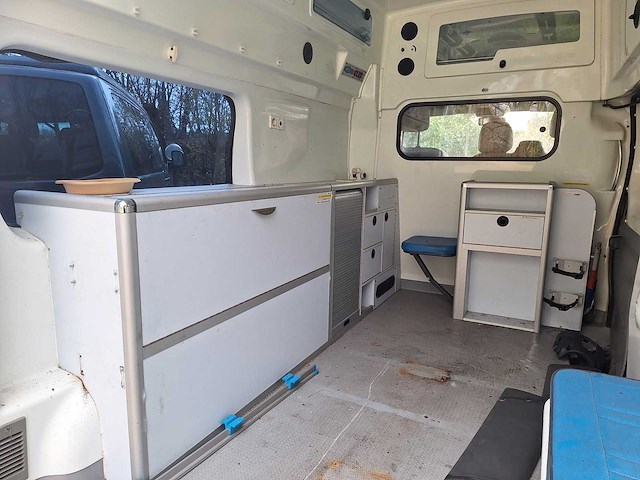Renault trafic ambulance belgische papieren - afbeelding 4 van  16
