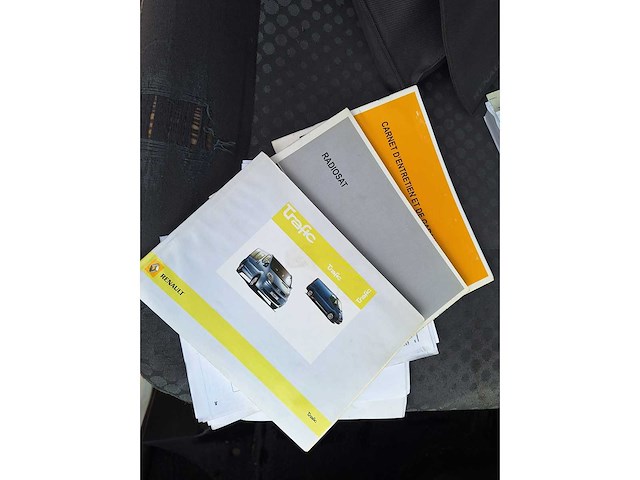Renault trafic ambulance belgische papieren - afbeelding 8 van  16