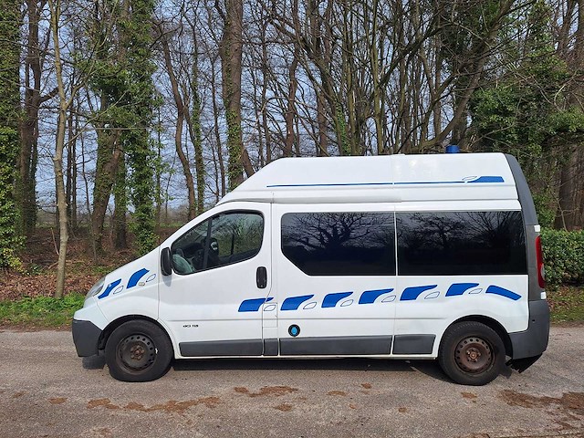 Renault trafic ambulance belgische papieren - afbeelding 1 van  16