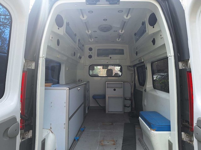 Renault trafic ambulance belgische papieren - afbeelding 16 van  16