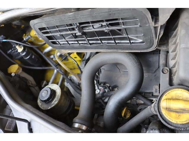 Renault trafic flb1be bedrijfsauto- kenteken: 1-vzt-73 - afbeelding 24 van  35