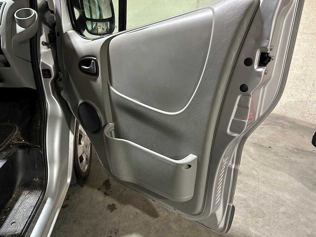 Renault trafic passenger 2.0 dci t27 authentique 9-persoons 90pk 2011, 53-rtv-9 - afbeelding 21 van  31