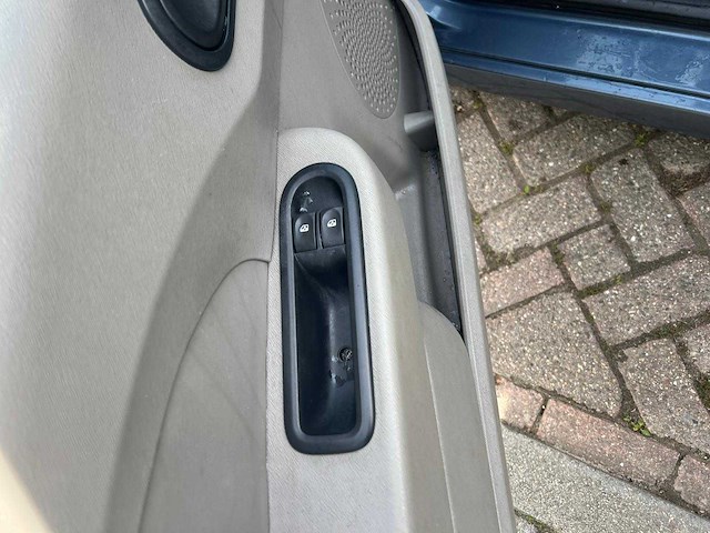 Renault twingo - 1.2 authentique , 48-hfk-6 - afbeelding 9 van  17