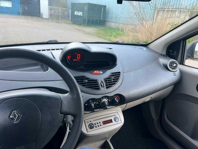 Renault twingo - 1.2 authentique , 48-hfk-6 - afbeelding 9 van  17